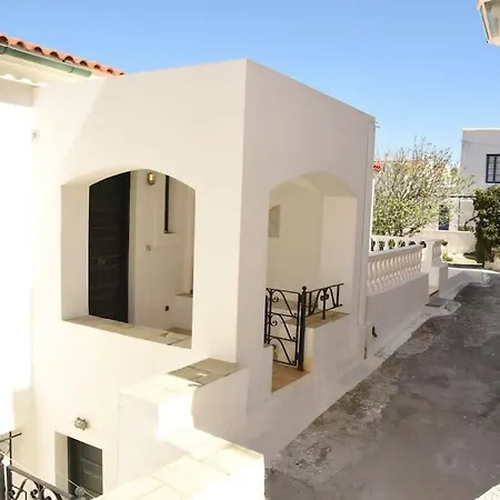 펜션 Panos House Ándros